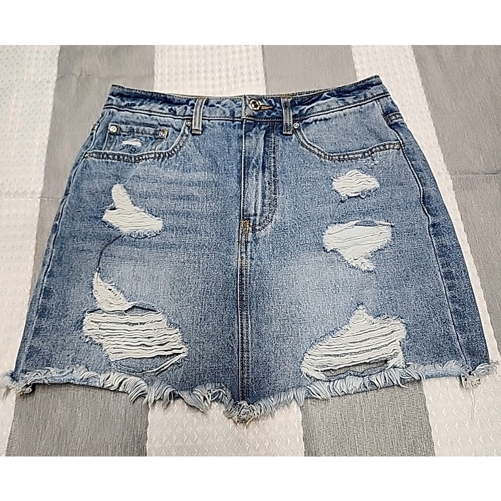 Forever 21 Women's Distressed Denim Jeans Mini Skirt Size S B2